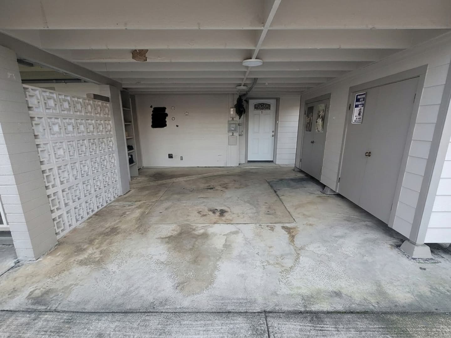 bna-1-outdoor-garage-concrete-coatings-hawaii-before-enhanced